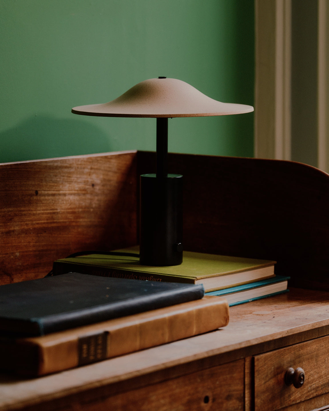Alien Low Table Lamp // Tan Clay // Photo by William Jess Laird