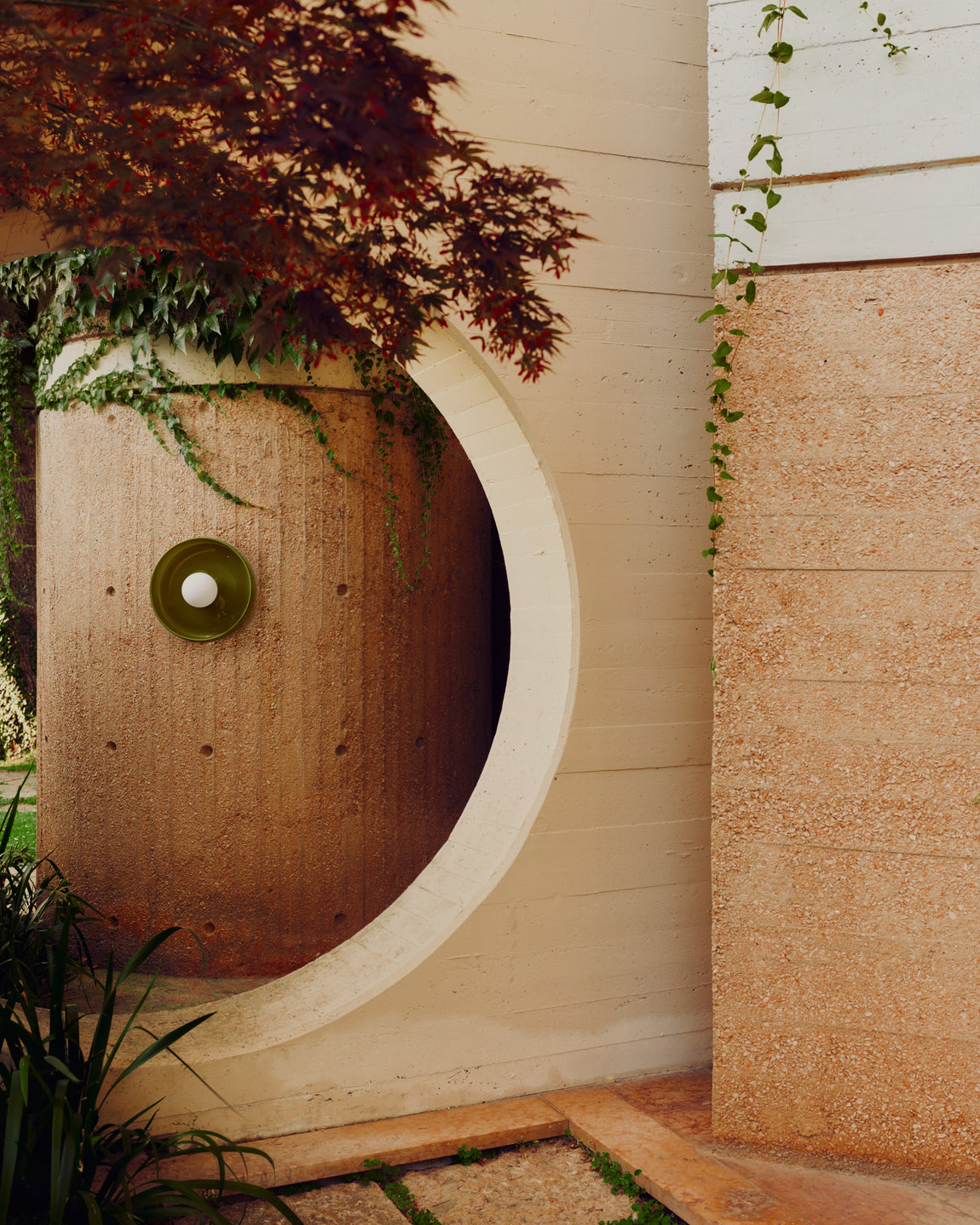 Disc Surface Mount // Medium / Pistachio // Photo by Bastian Achard