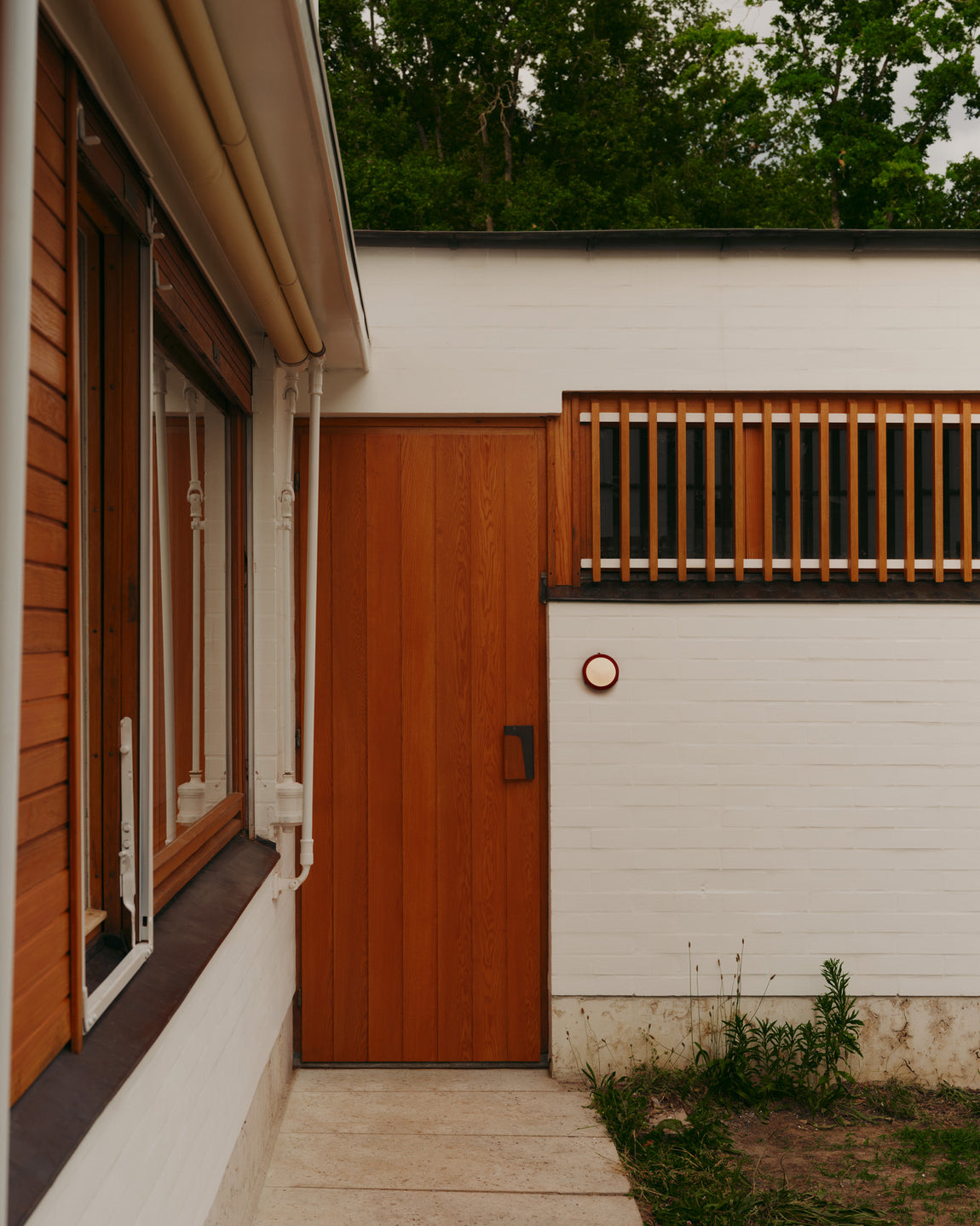 Orb 4 Surface Mount // Oxide Red // Photo by Bastian Achard