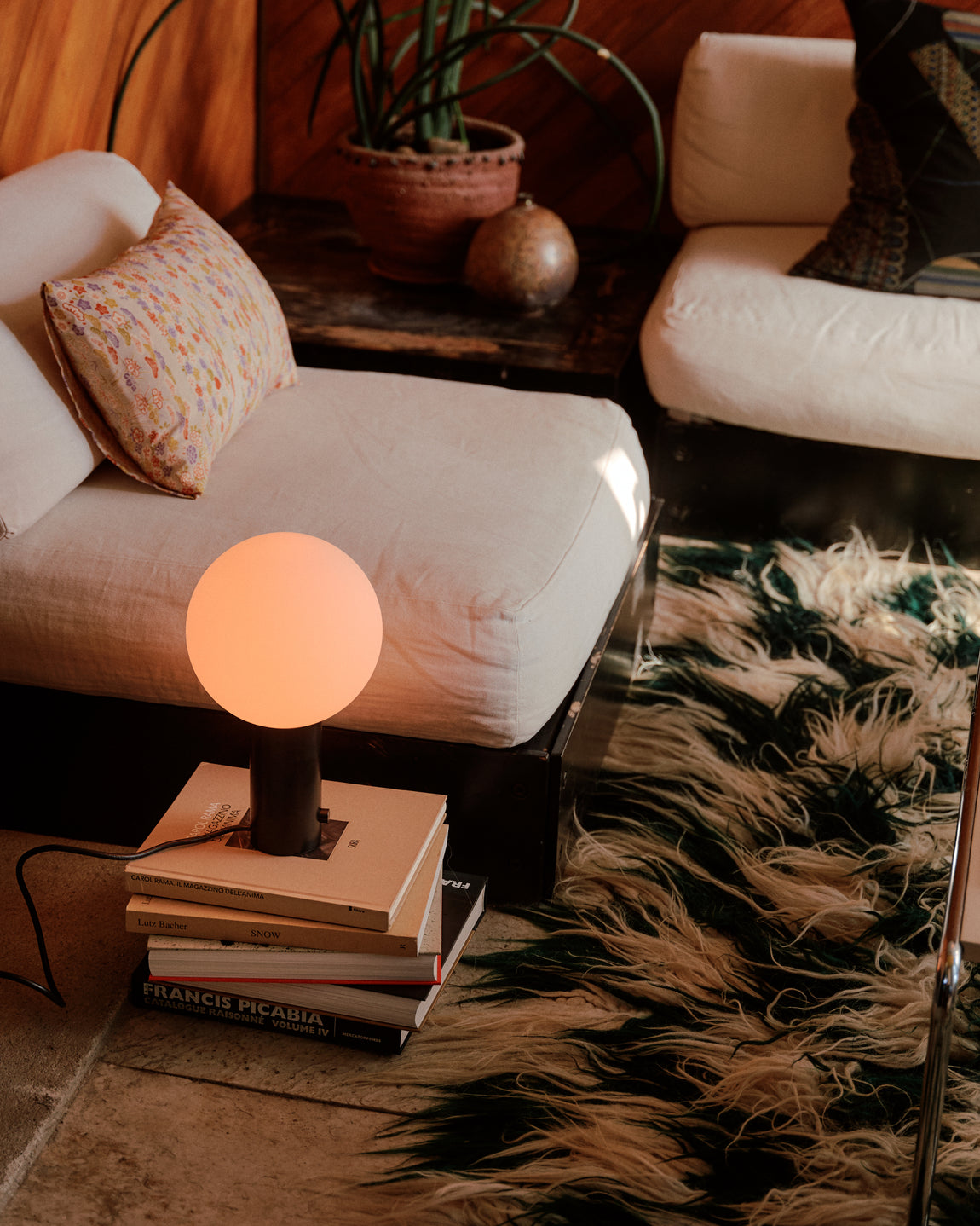Orb Table Lamp // Orb 8 / Black // Photo by William Jess Laird