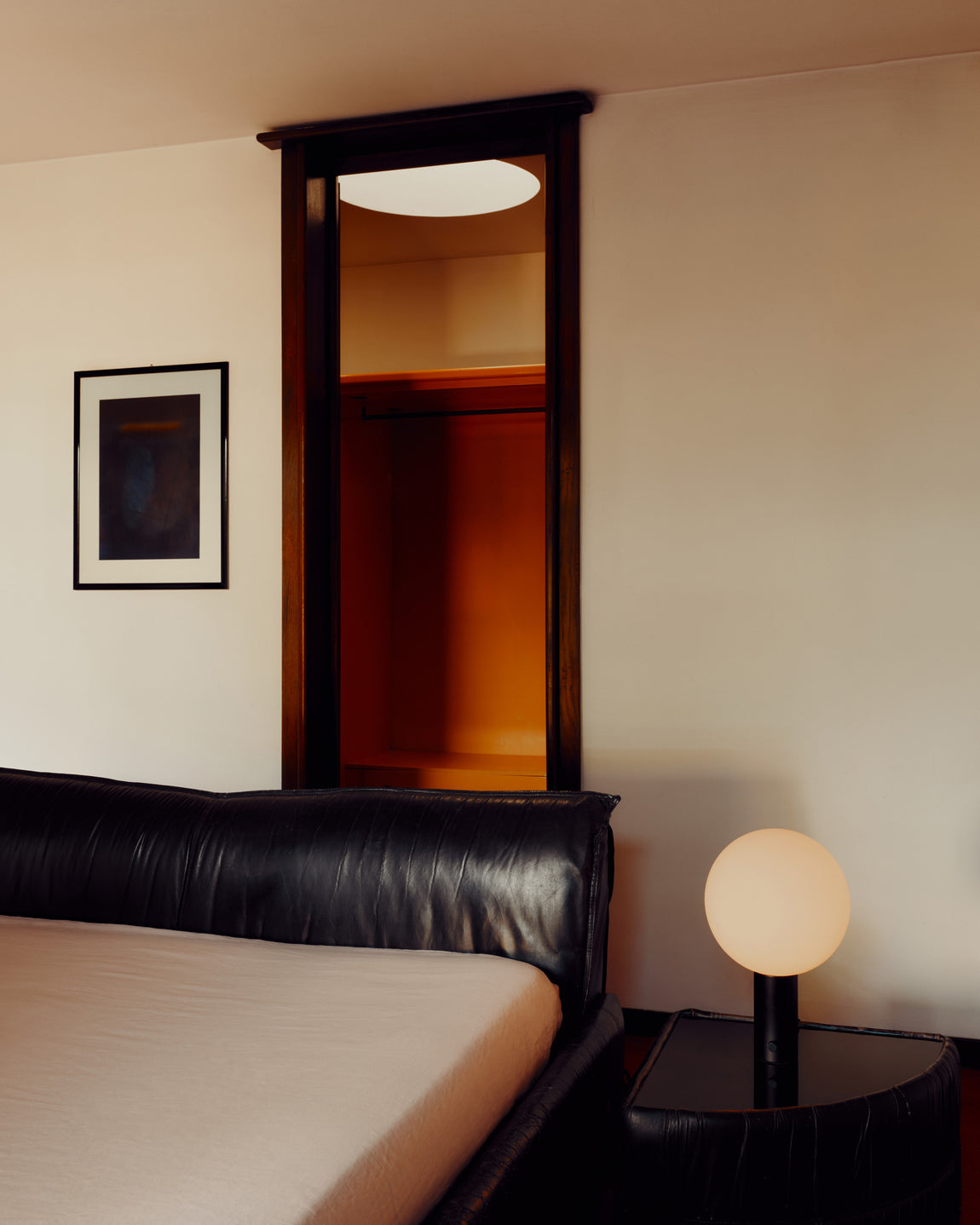 Orb Table Lamp // Orb 10 / Black // Photo by William Jess Laird