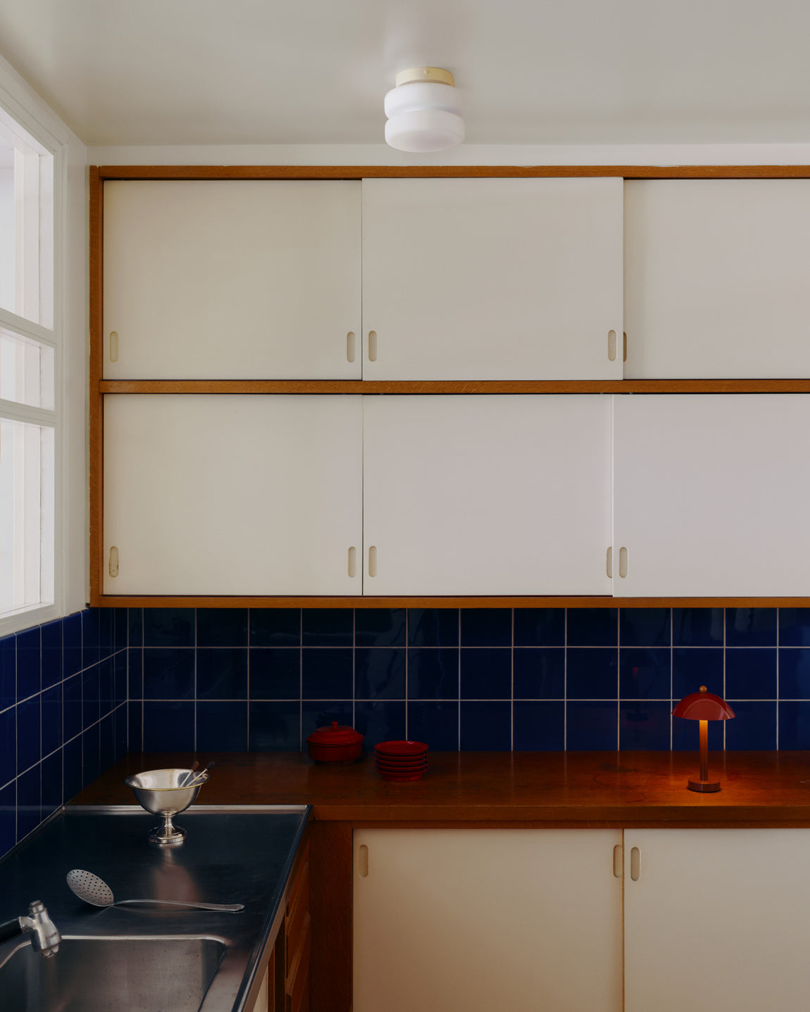 Puck Surface Mount // Bone // Photo by Bastian Achard