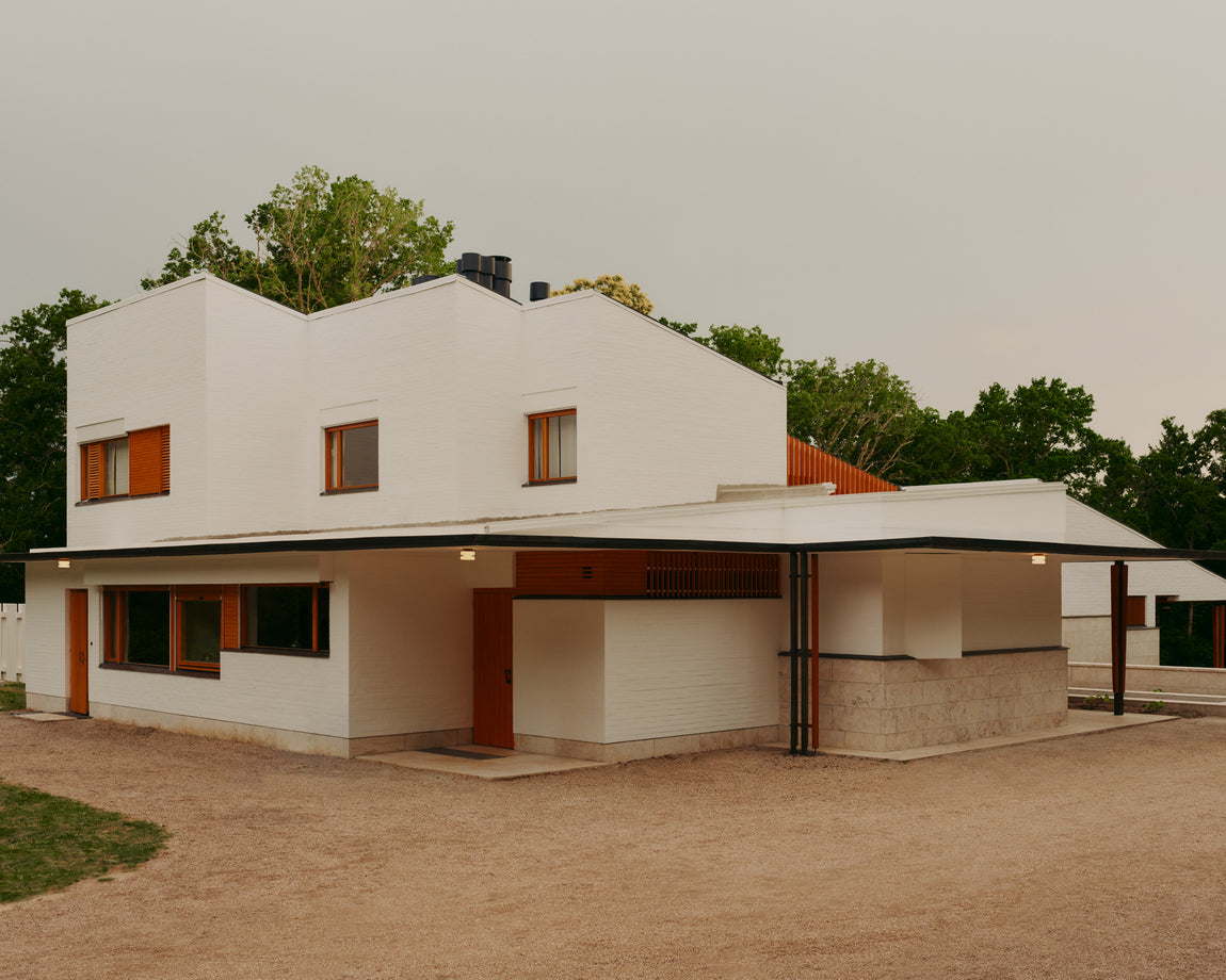 Puck Surface Mount // Oxide Red // Photo by Bastian Achard