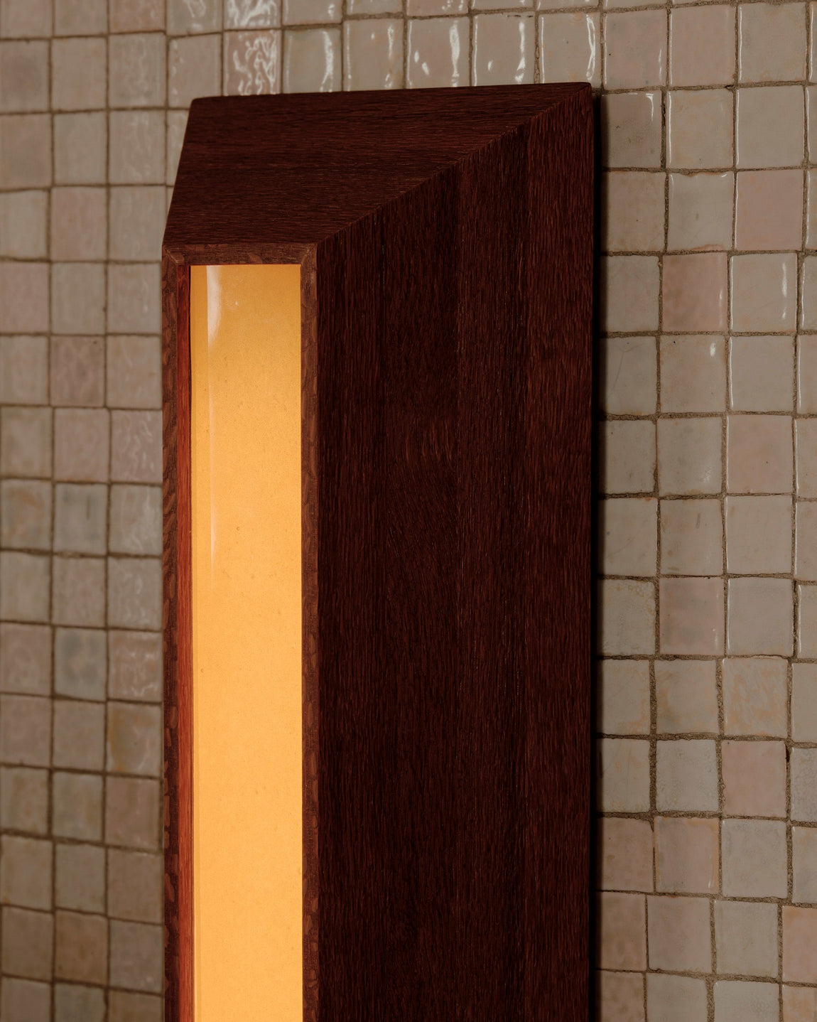 Mira Surface Mount // Almond / Darkened Leopardwood / Linear // Photography: William Jess Laird
