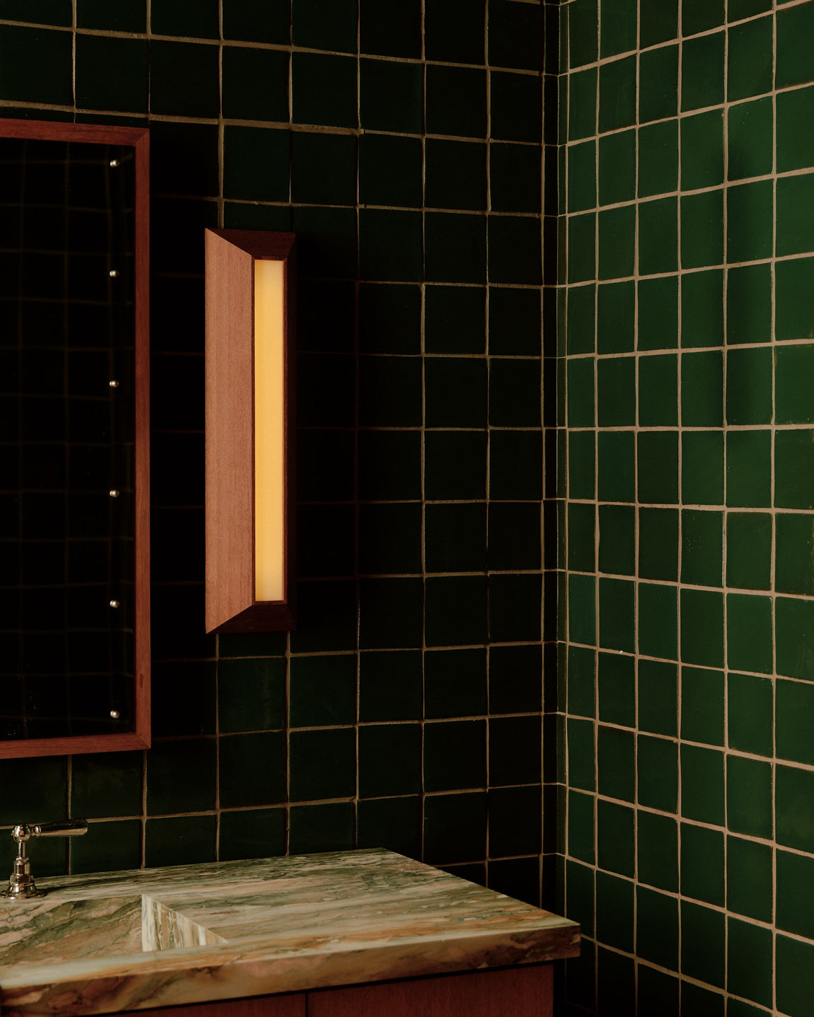 Mira Surface Mount // Almond / Darkened Leopardwood / Linear // Photography: William Jess Laird